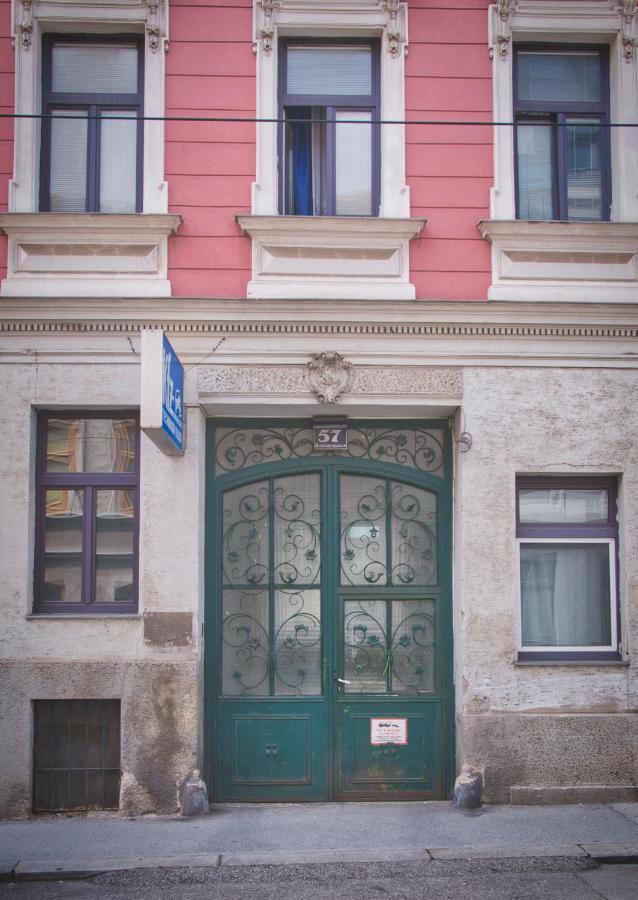 Niko Apartment Виена Екстериор снимка